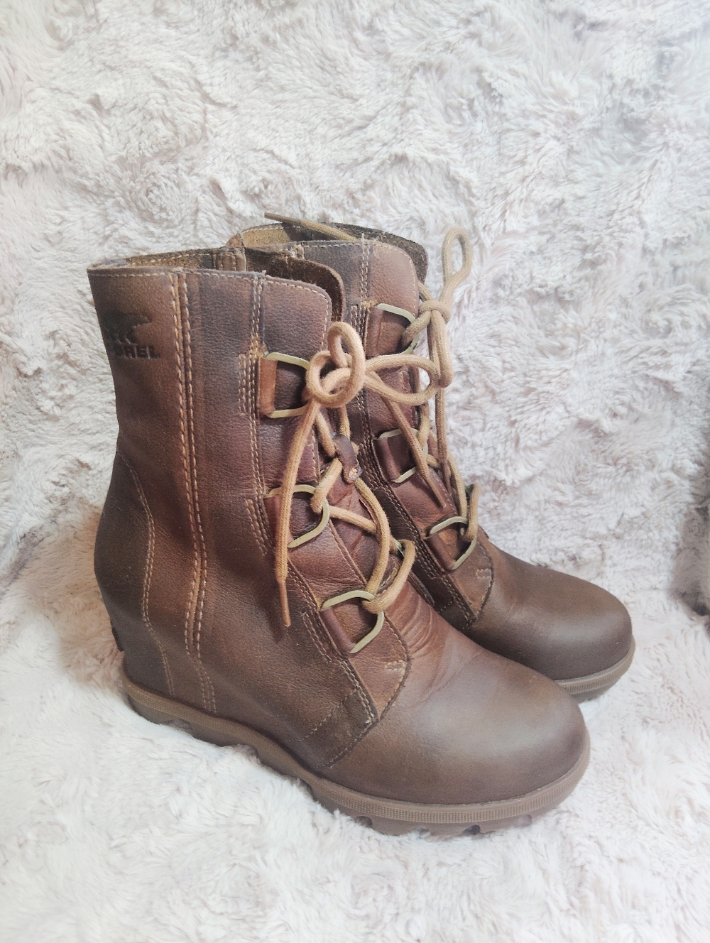 EUC!! Sorel Joan of Atric Wedge II Lace Up Leather Boots. Size 6.5